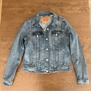 Levi's Women’s Blue Denim Jean Jacket